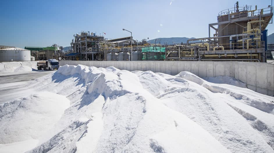 Instalación de fabricación de soda cáustica en el complejo Yeosu de Hanwha Solutions en Corea del Sur.